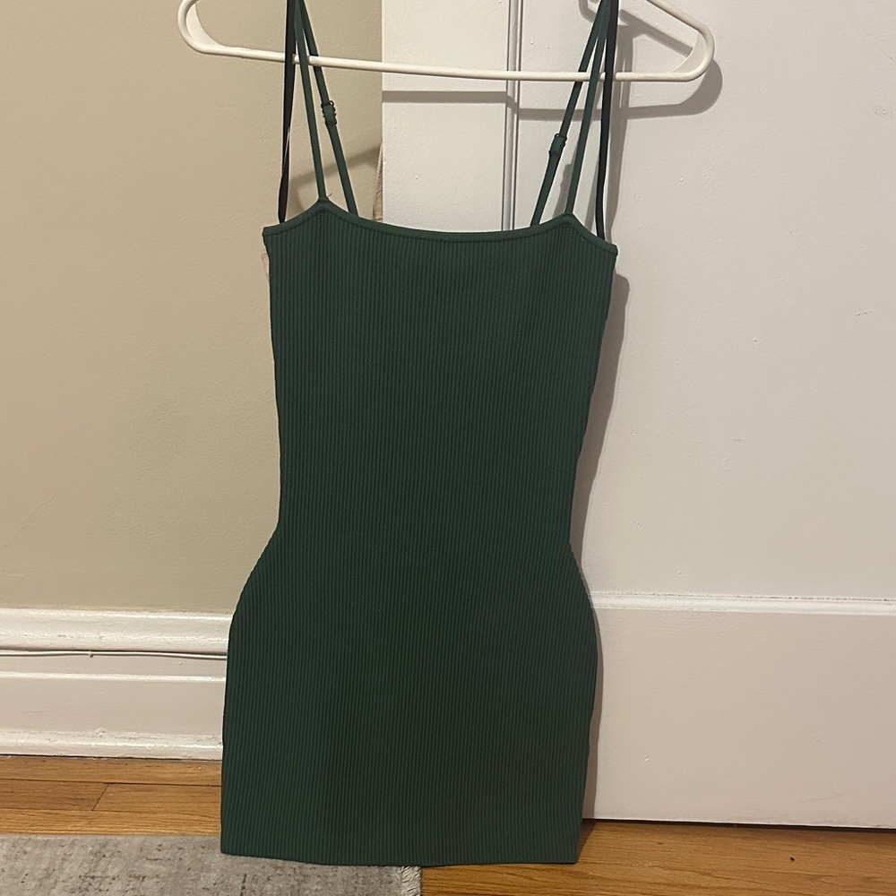Aritzia Babaton Sculpt Knit Cami Dress